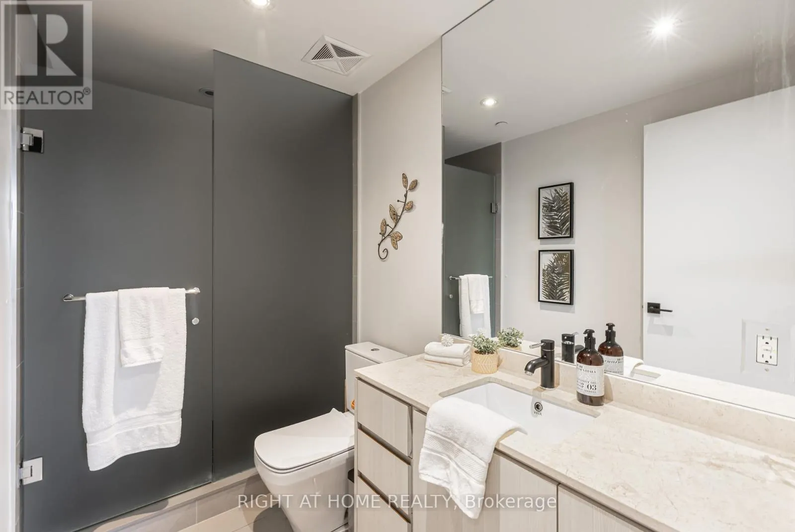 1 - 455 DOVERCOURT ROAD