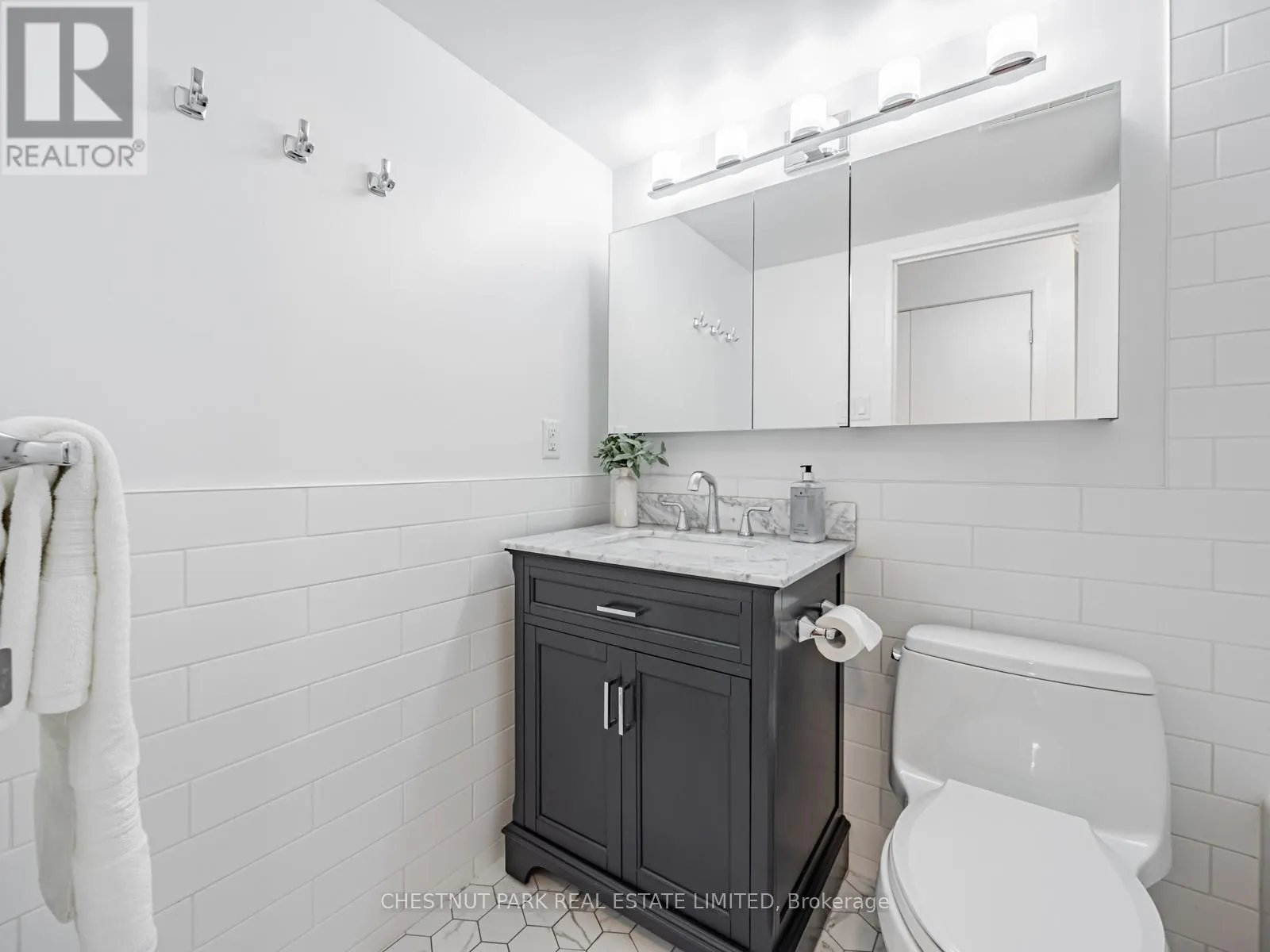 507 - 40 SYLVAN VALLEYWAY