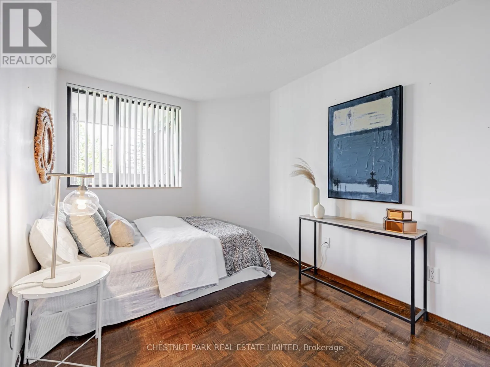 507 - 40 SYLVAN VALLEYWAY