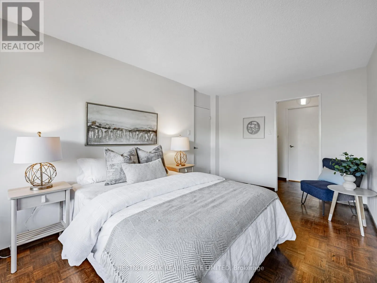 507 - 40 SYLVAN VALLEYWAY