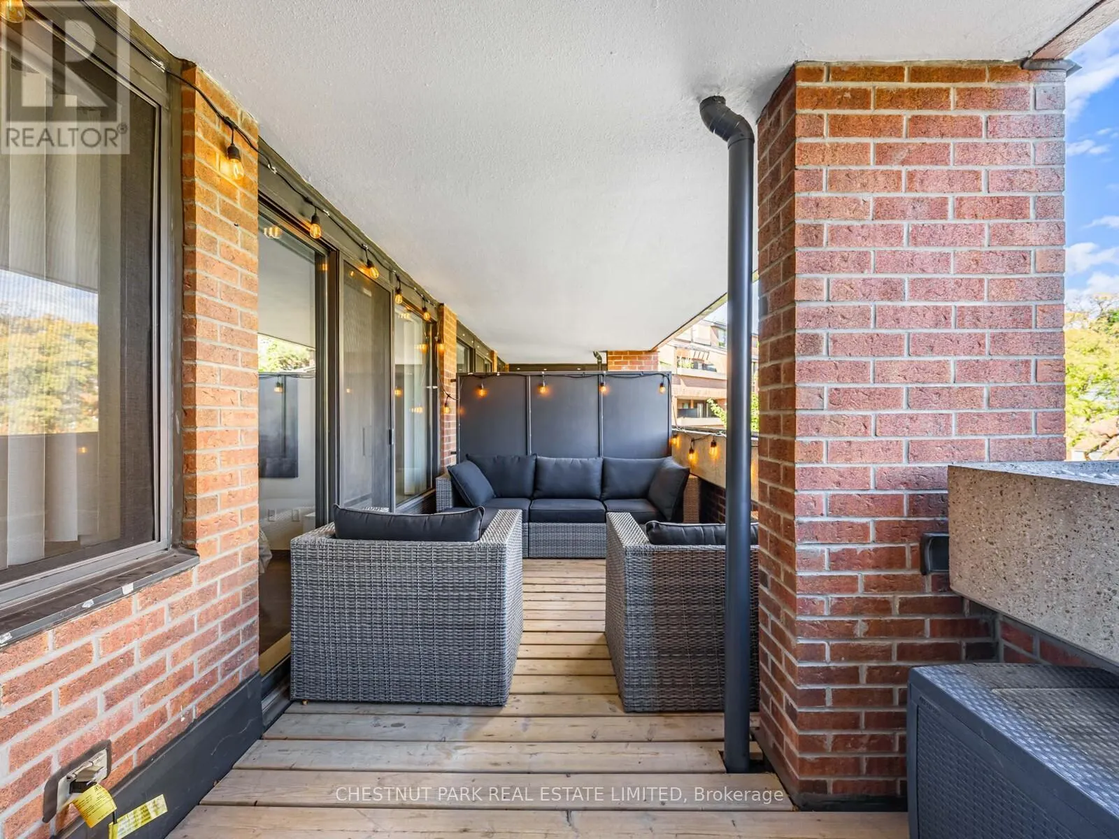 507 - 40 SYLVAN VALLEYWAY