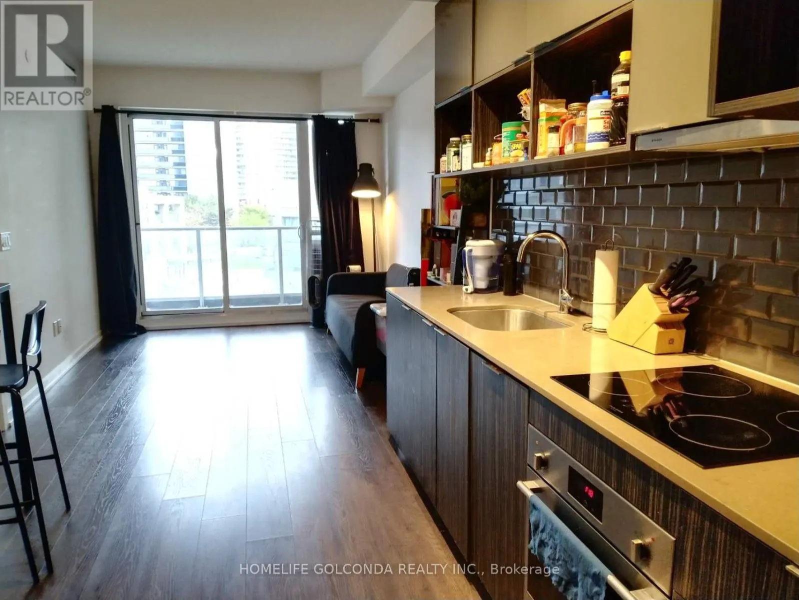 411 - 52 FOREST MANOR ROAD