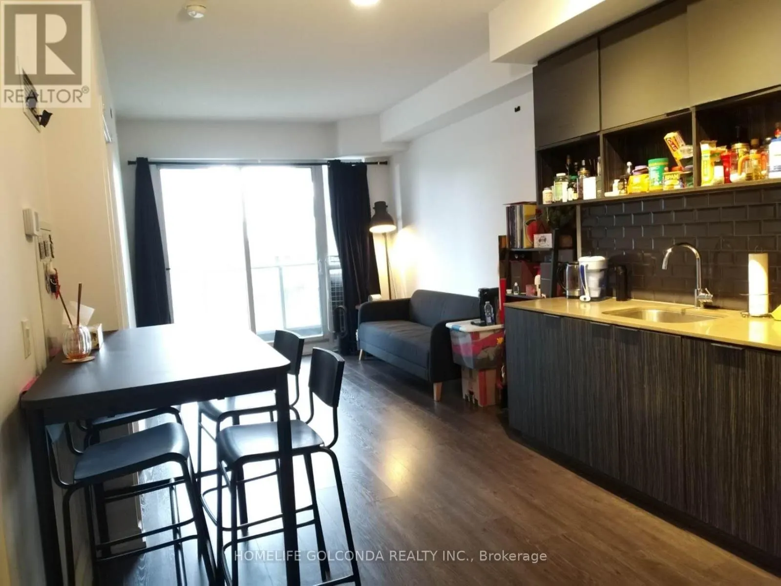 411 - 52 FOREST MANOR ROAD