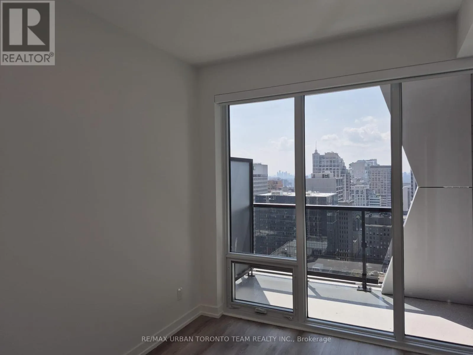 2802 - 771 YONGE STREET