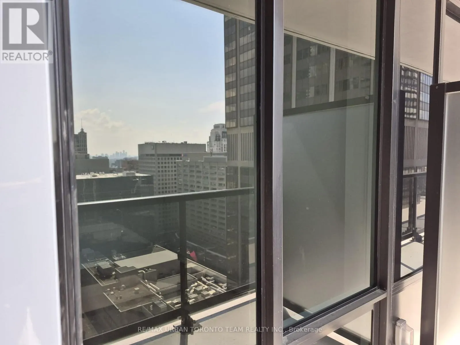 2802 - 771 YONGE STREET