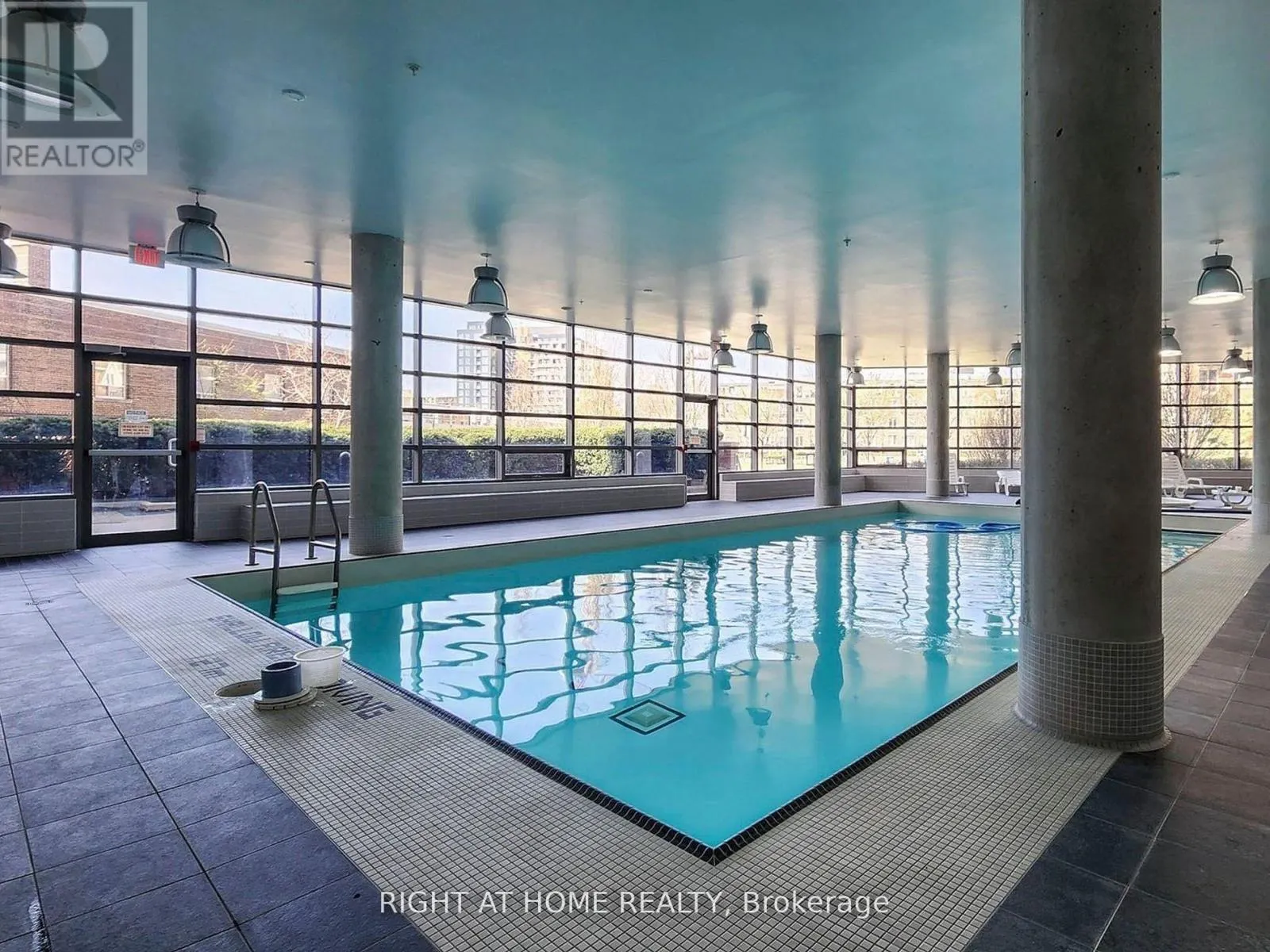 412 - 38 JOE SHUSTER WAY