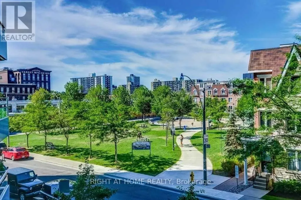 412 - 38 JOE SHUSTER WAY