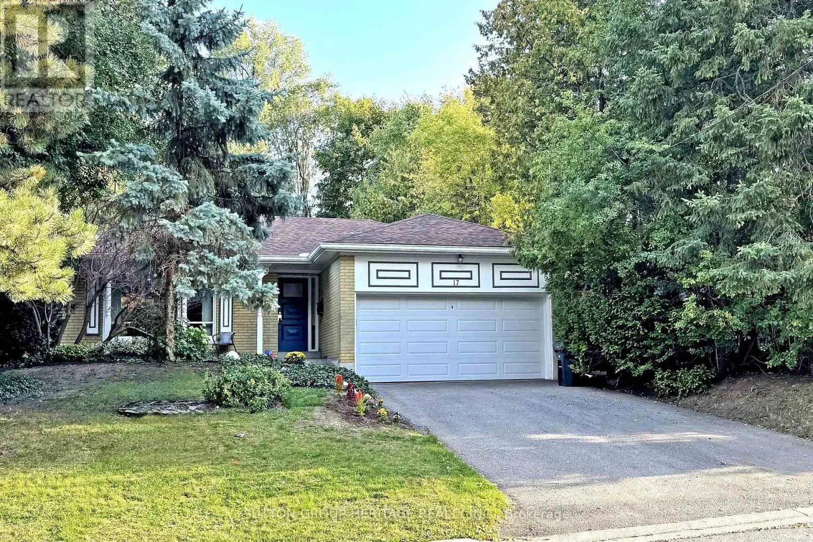 17 BRENHAM CRESCENT