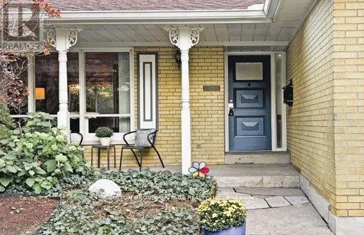 17 BRENHAM CRESCENT