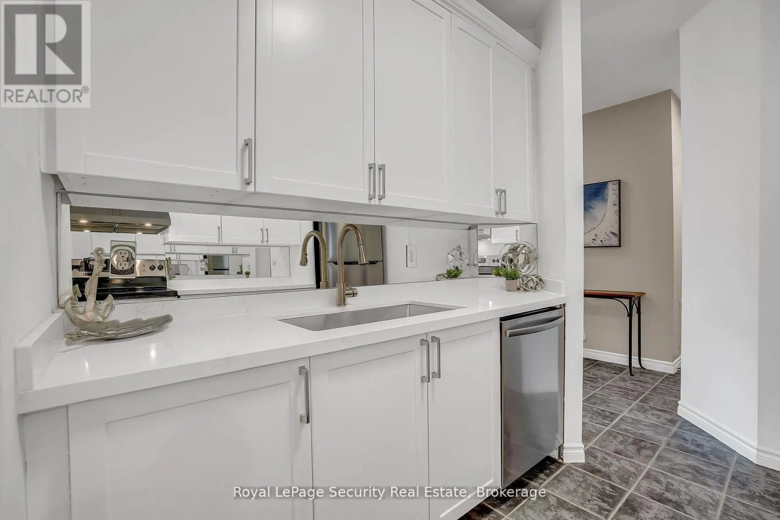 403 - 980 YONGE STREET