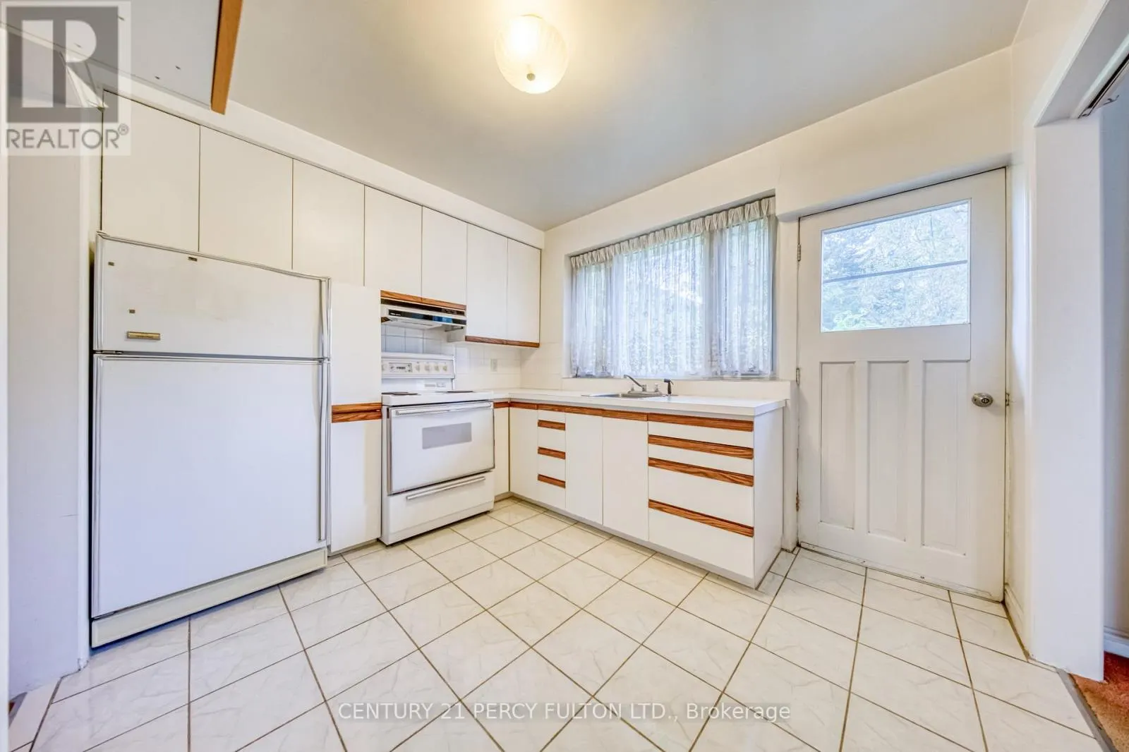 73 BERKINSHAW CRESCENT