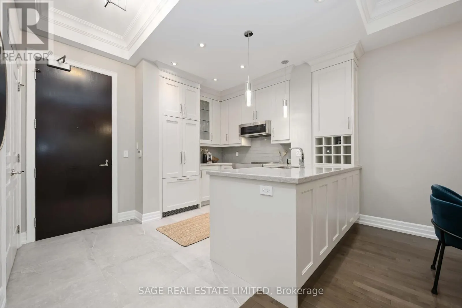 212 - 20 BURKEBROOK PLACE