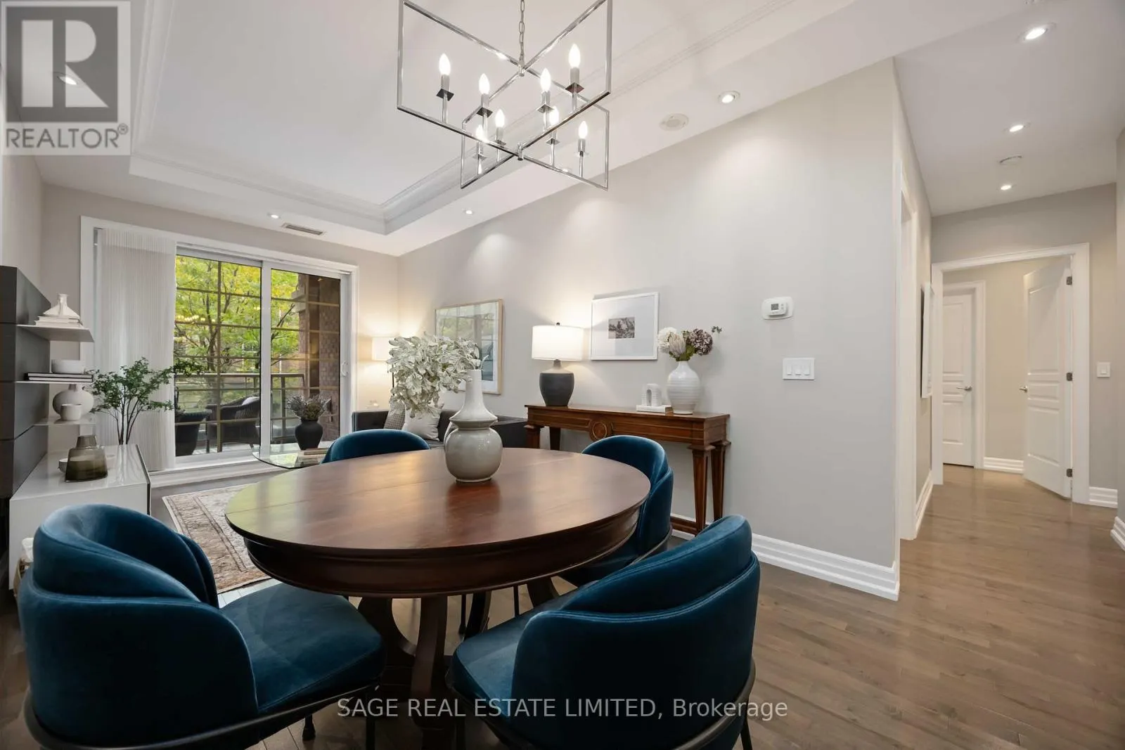212 - 20 BURKEBROOK PLACE