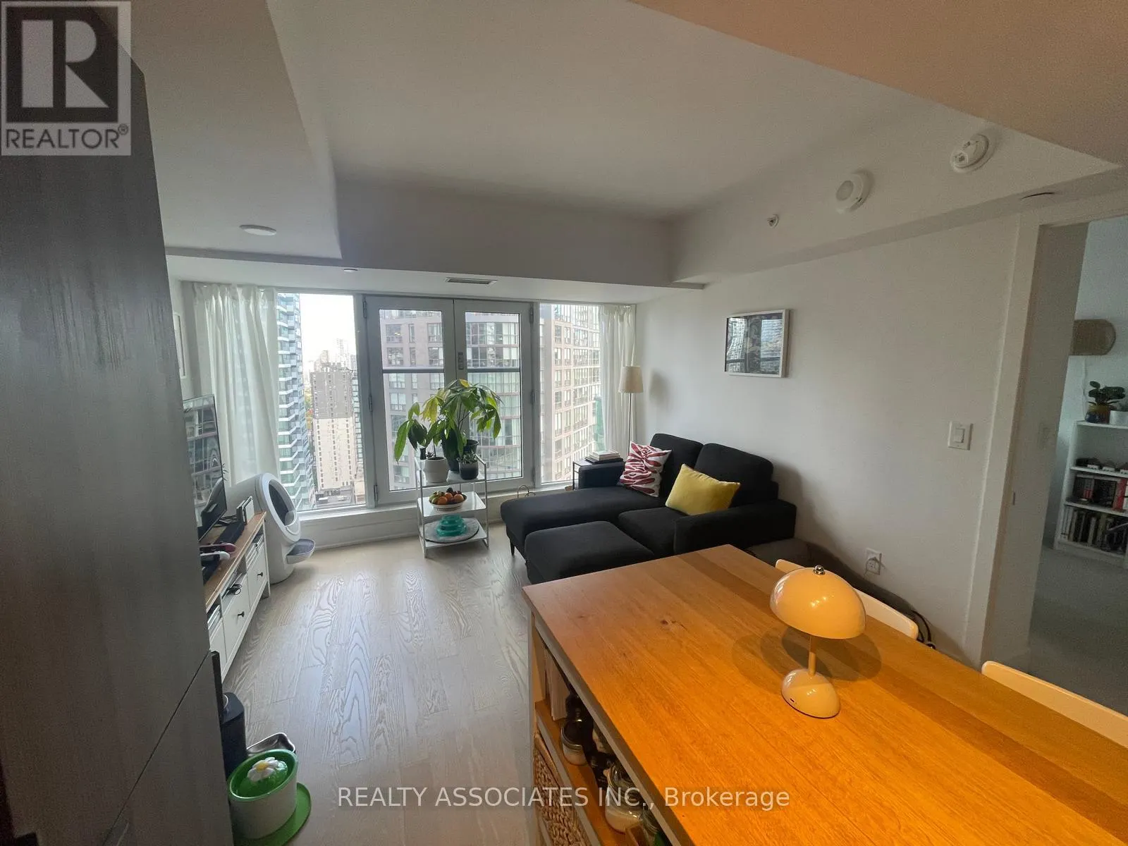 2416 - 955 BAY STREET