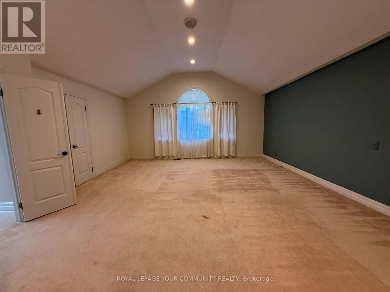 238 HORSHAM (MAIN FLOOR AND 2ND FLOOR) AVENUE