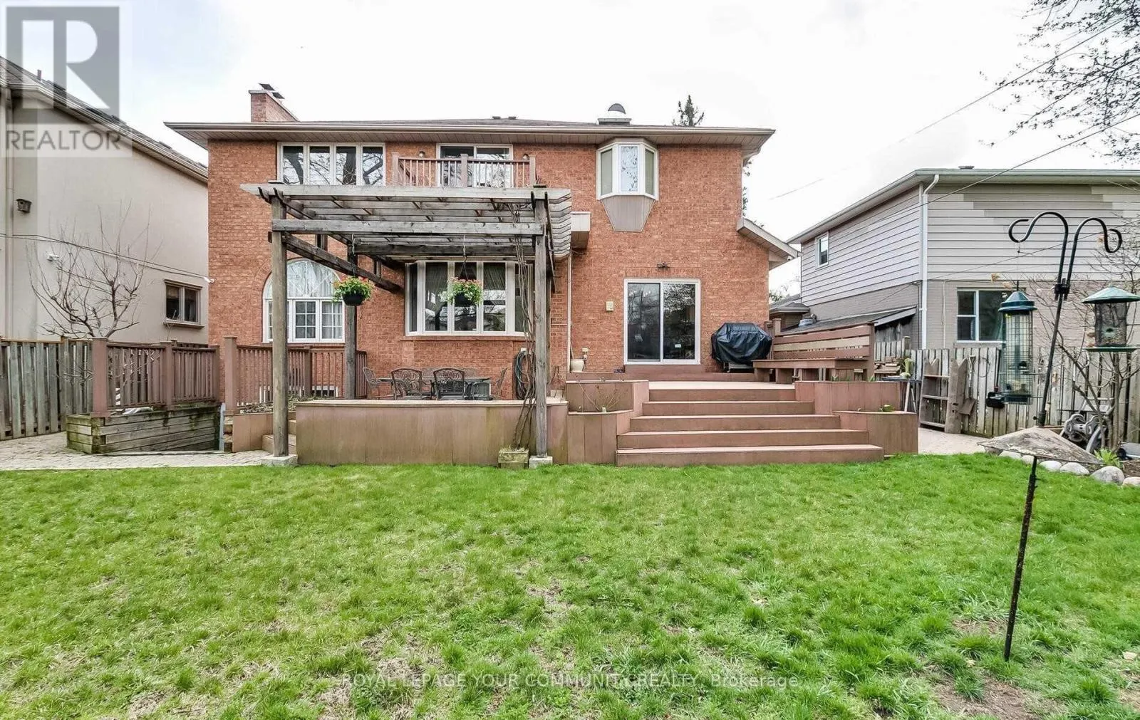 238 HORSHAM (MAIN FLOOR AND 2ND FLOOR) AVENUE