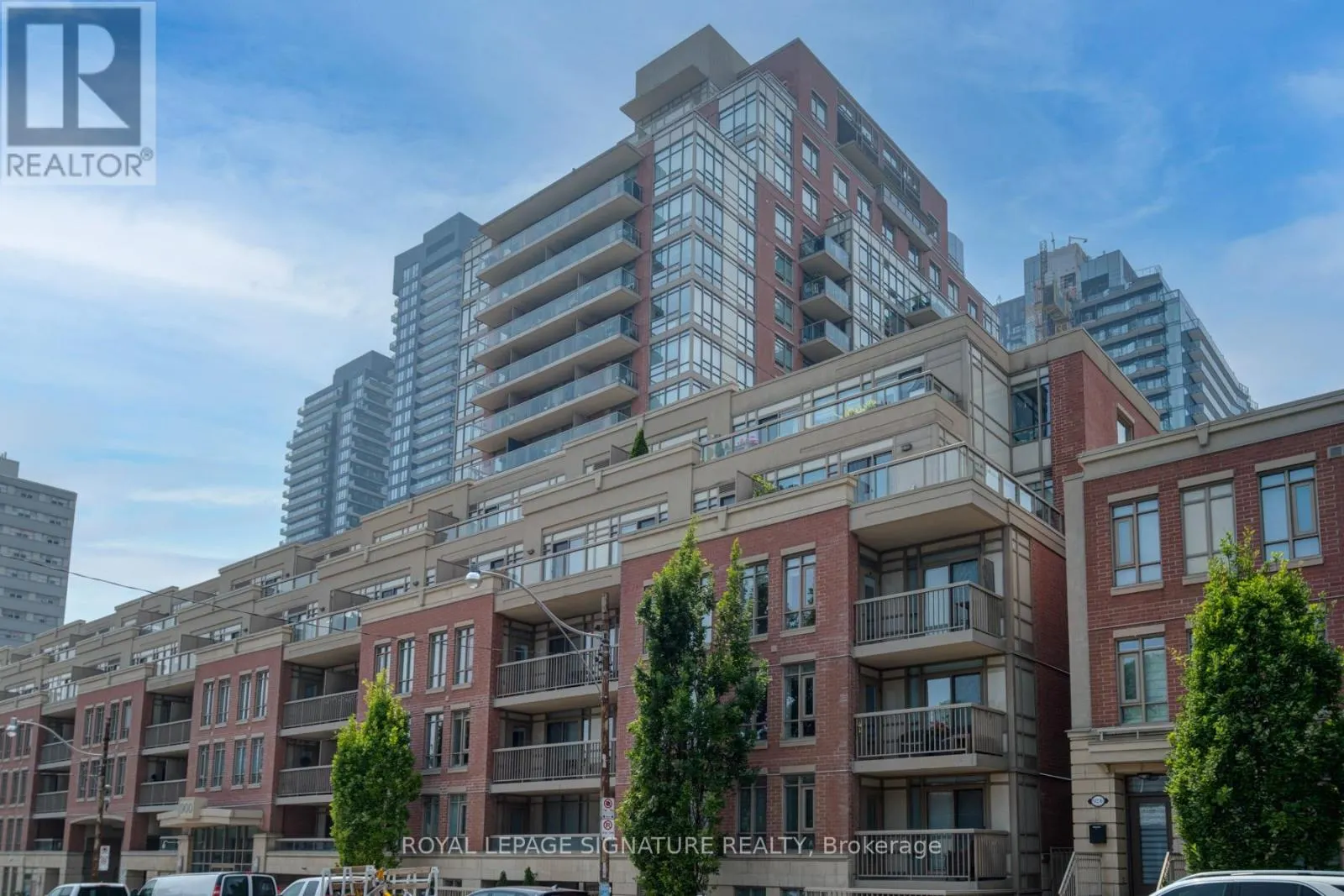 502 - 900 MOUNT PLEASANT ROAD