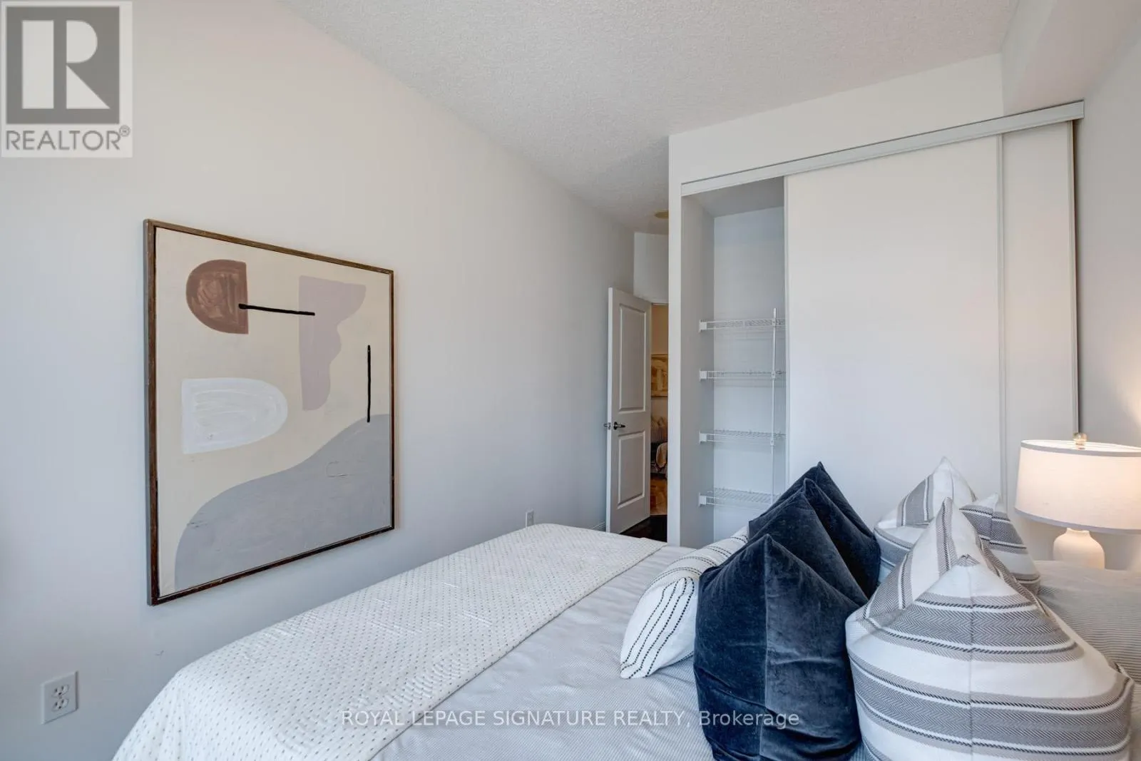 502 - 900 MOUNT PLEASANT ROAD