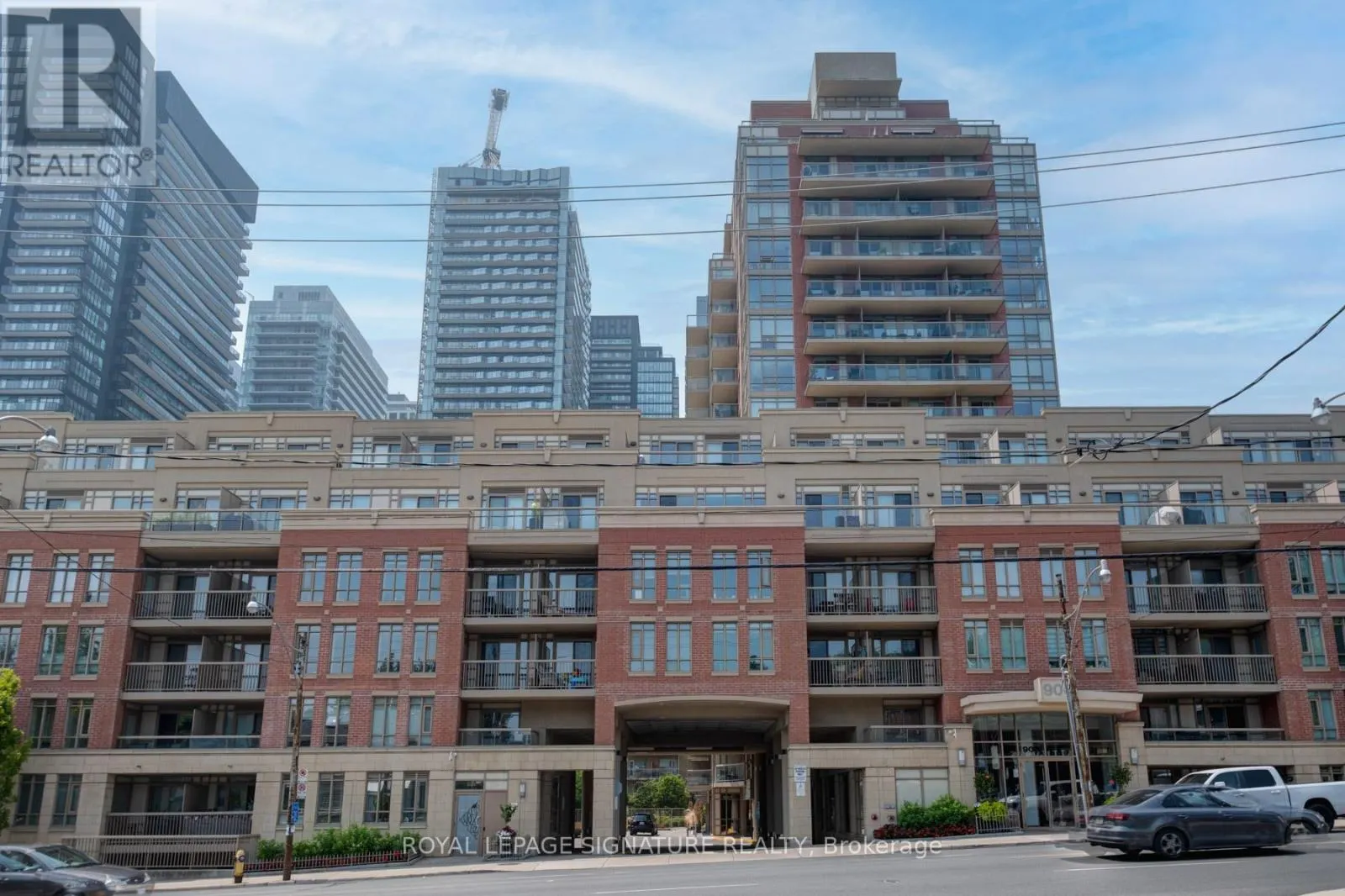 502 - 900 MOUNT PLEASANT ROAD