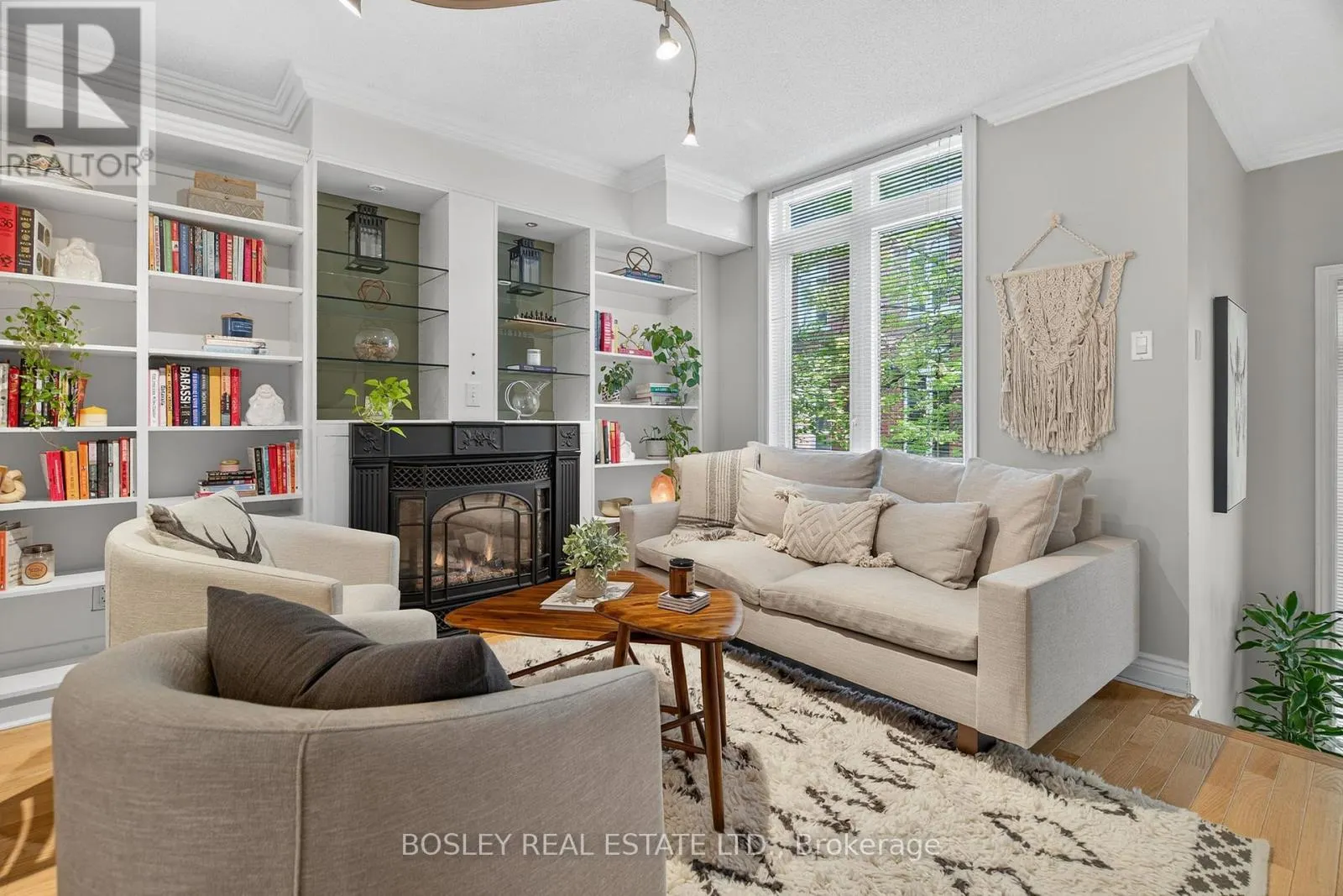 2212 - 12 SUDBURY STREET