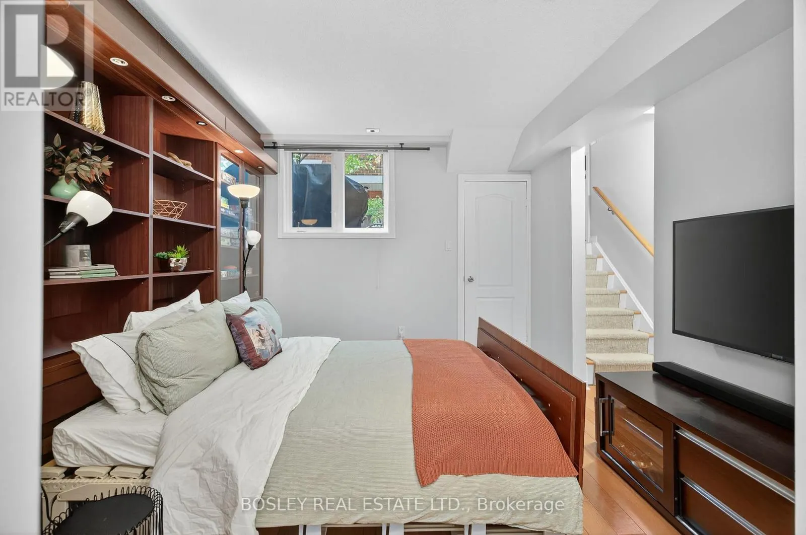 2212 - 12 SUDBURY STREET