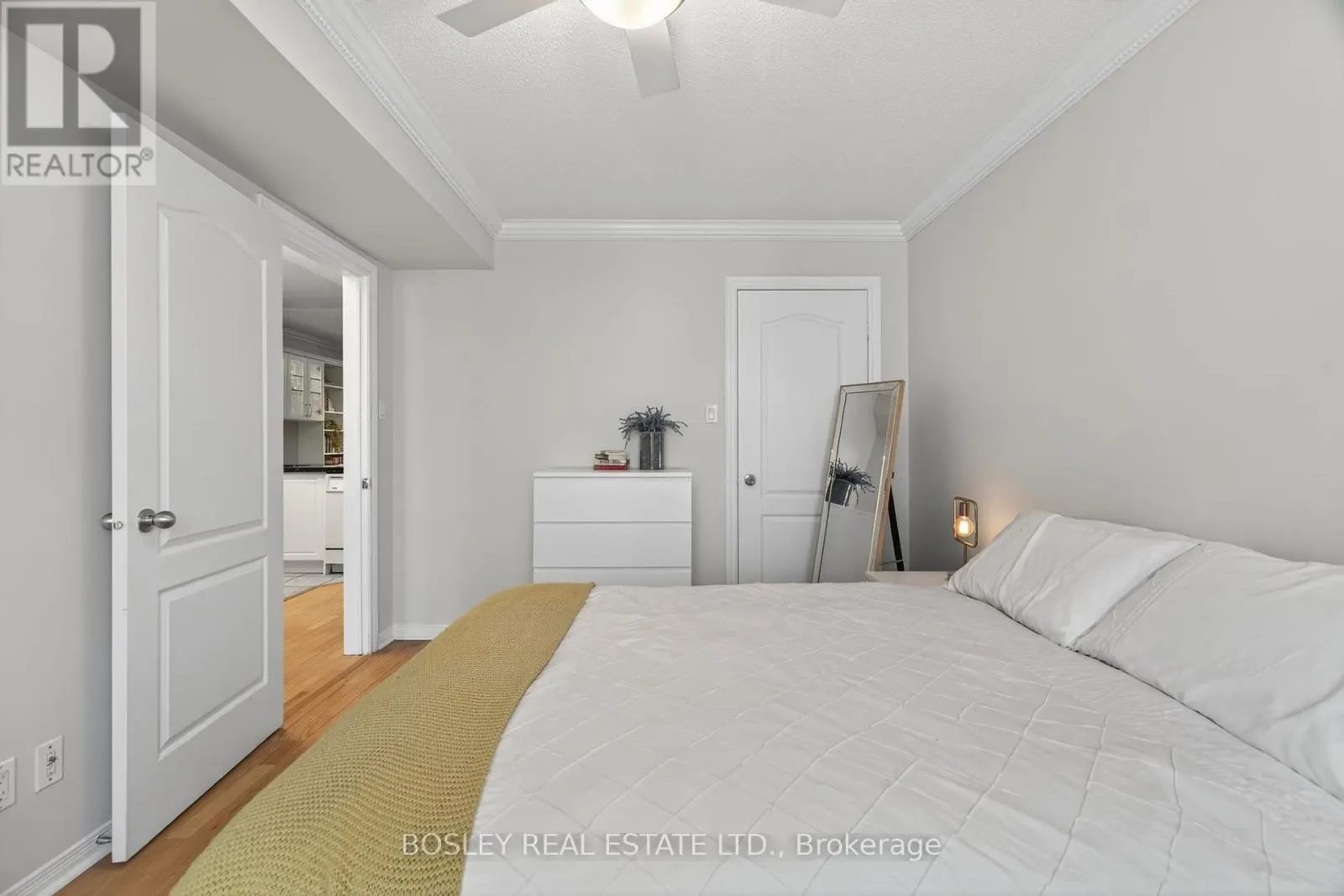 2212 - 12 SUDBURY STREET