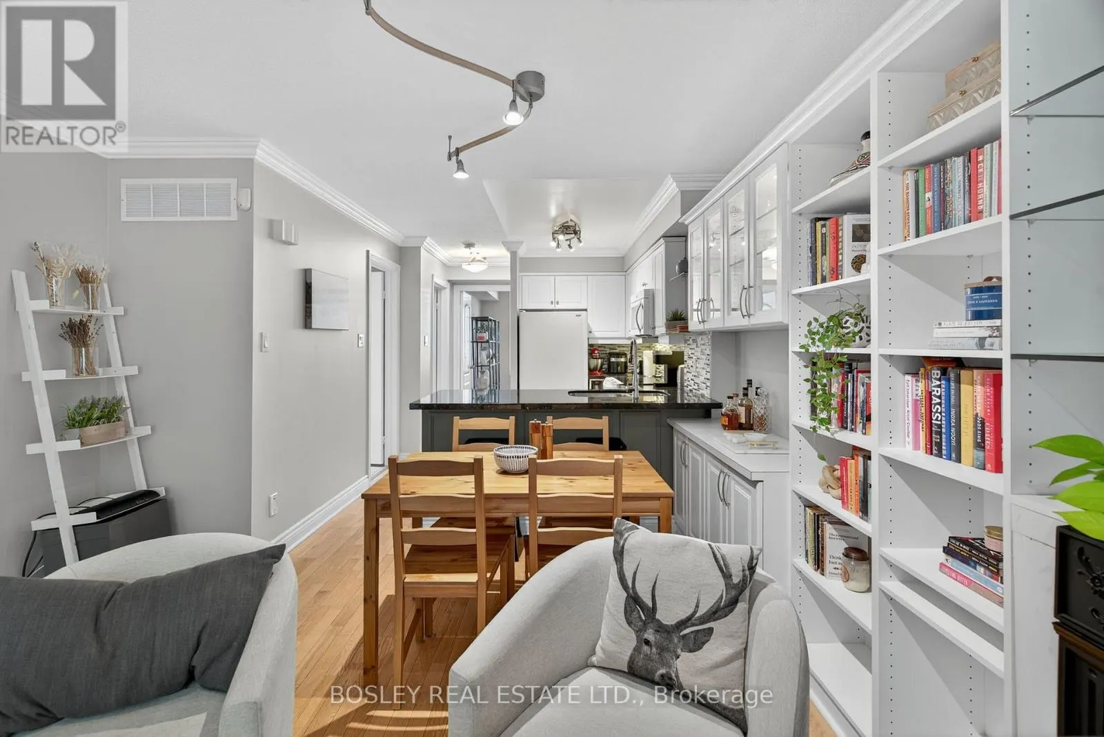 2212 - 12 SUDBURY STREET