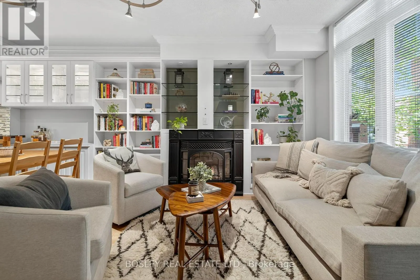 2212 - 12 SUDBURY STREET