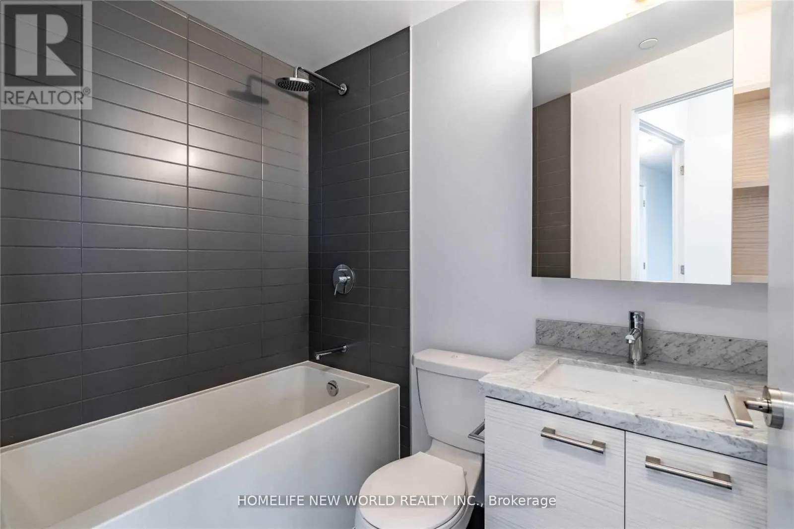 3802 - 2221 YONGE STREET