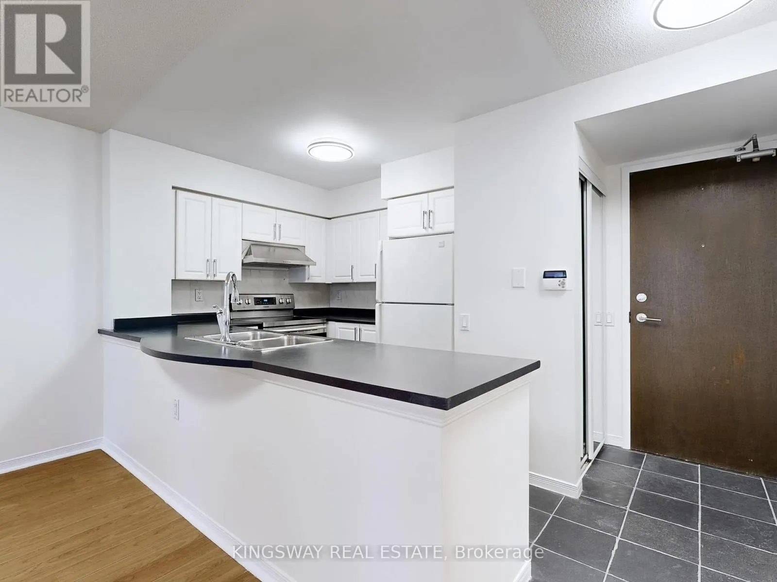 1607 - 388 BLOOR STREET E