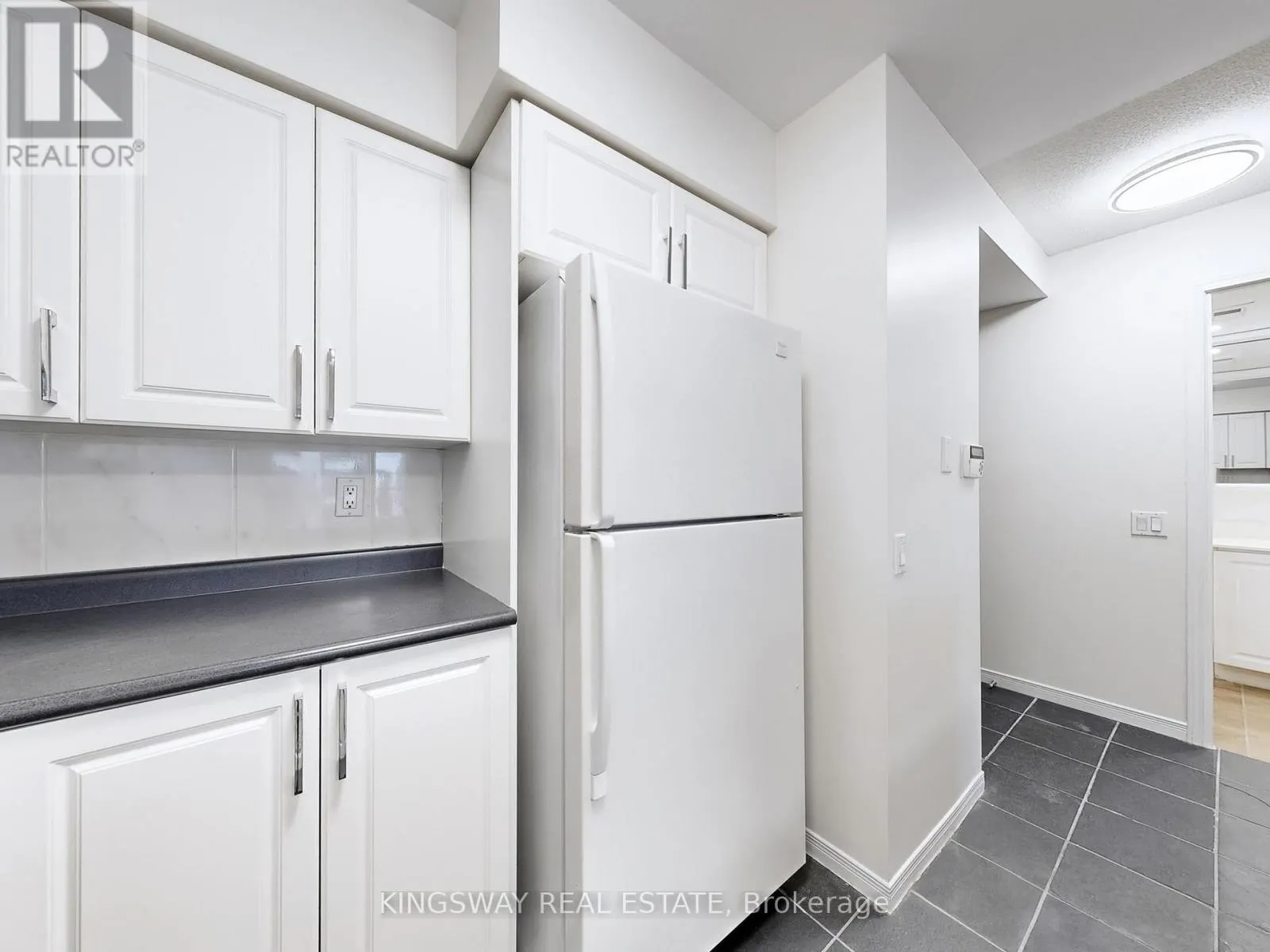 1607 - 388 BLOOR STREET E