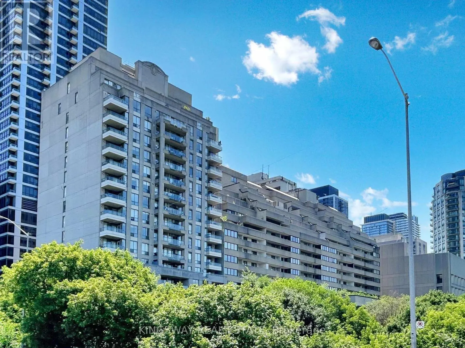 1607 - 388 BLOOR STREET E