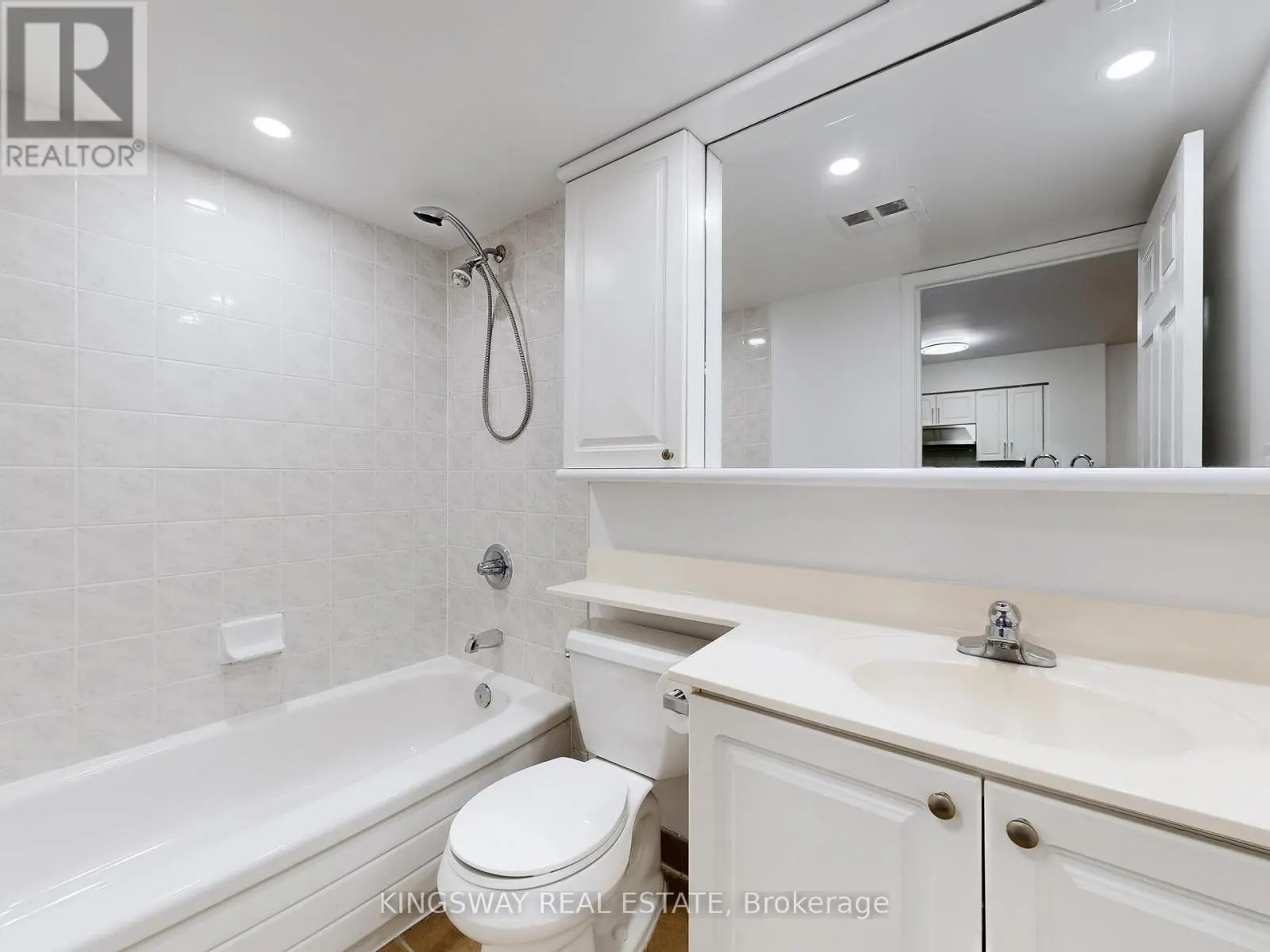 1607 - 388 BLOOR STREET E