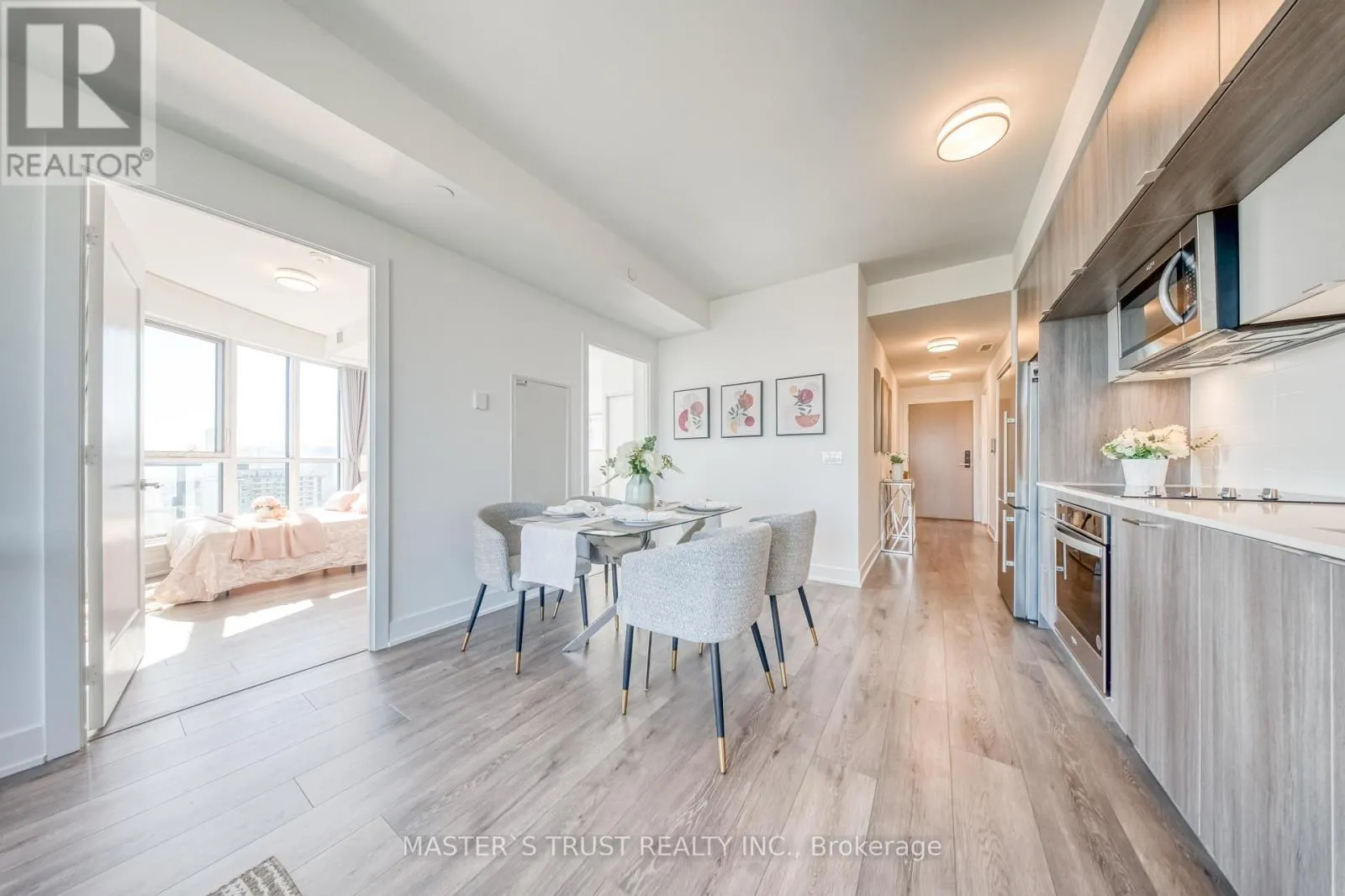3218 - 585 BLOOR STREET E