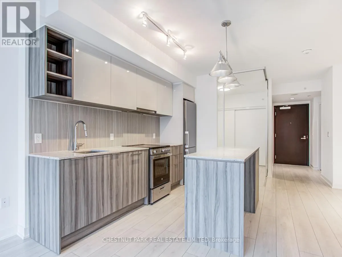 553 - 31 TIPPETT ROAD