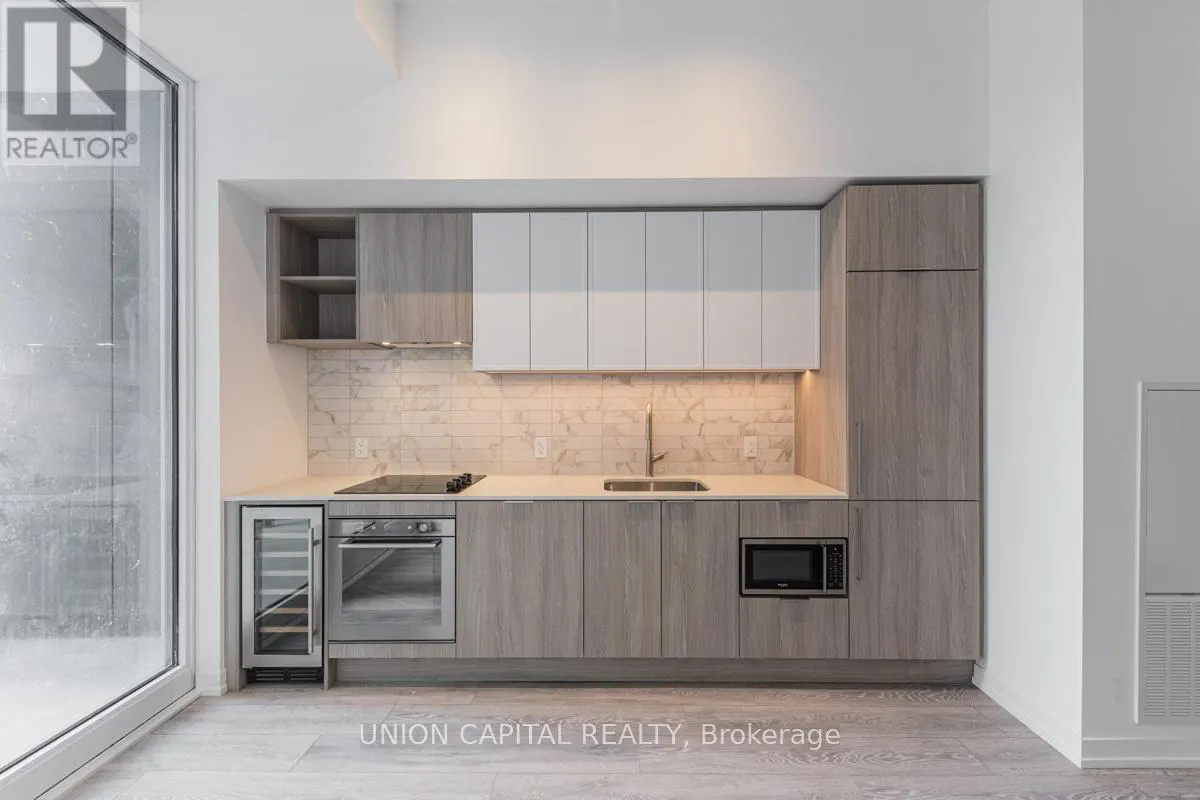 901 - 2020 BATHURST STREET