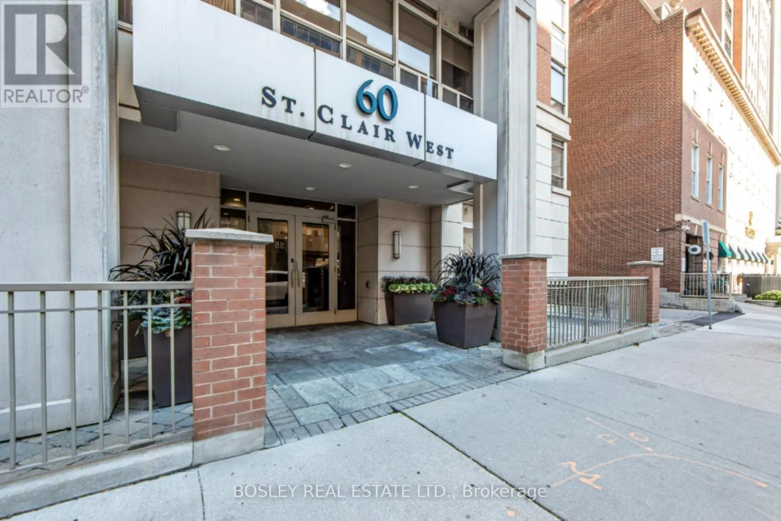 306 - 60 ST. CLAIR AVENUE W
