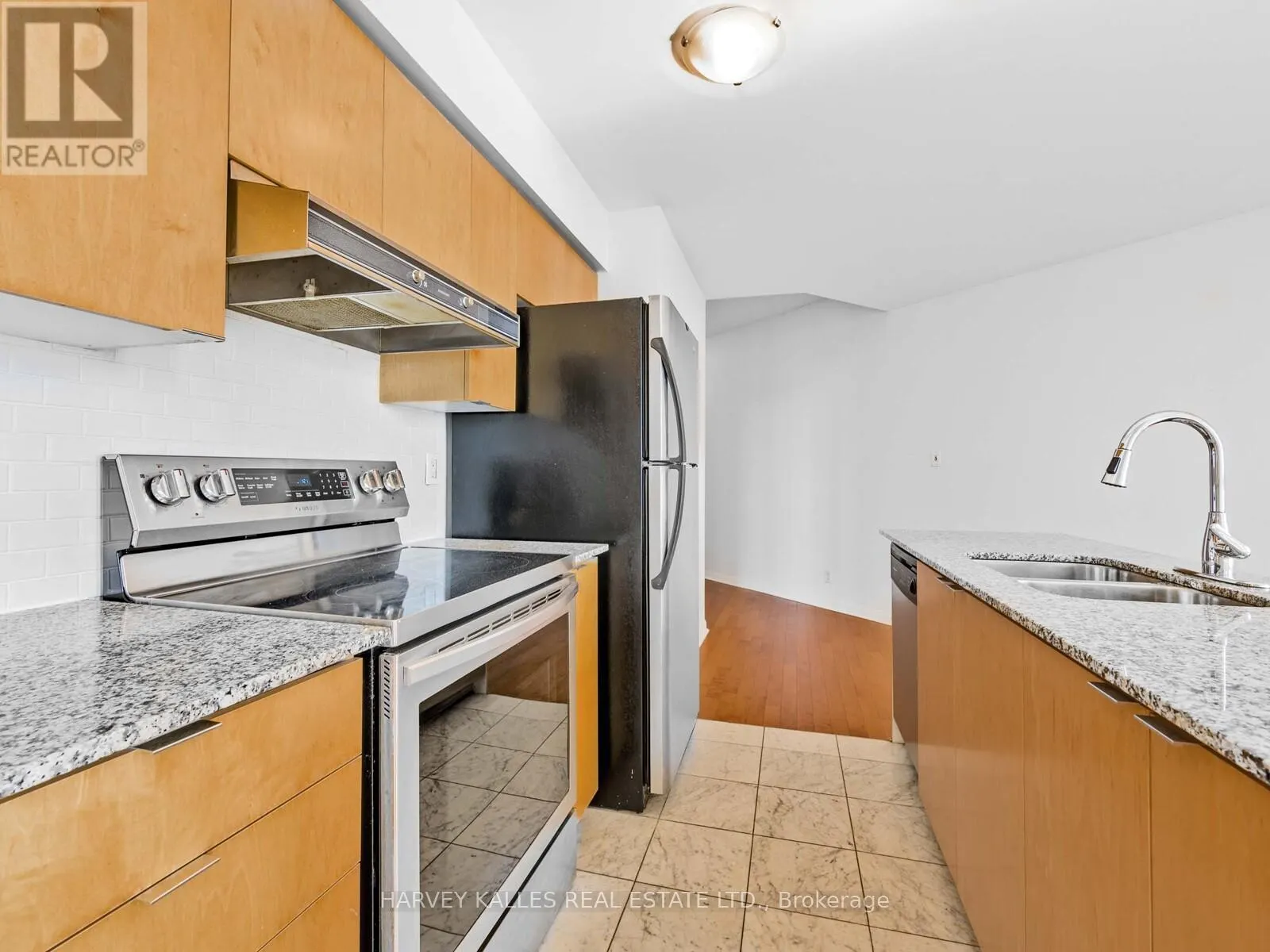 1115 - 228 QUEENS QUAY W