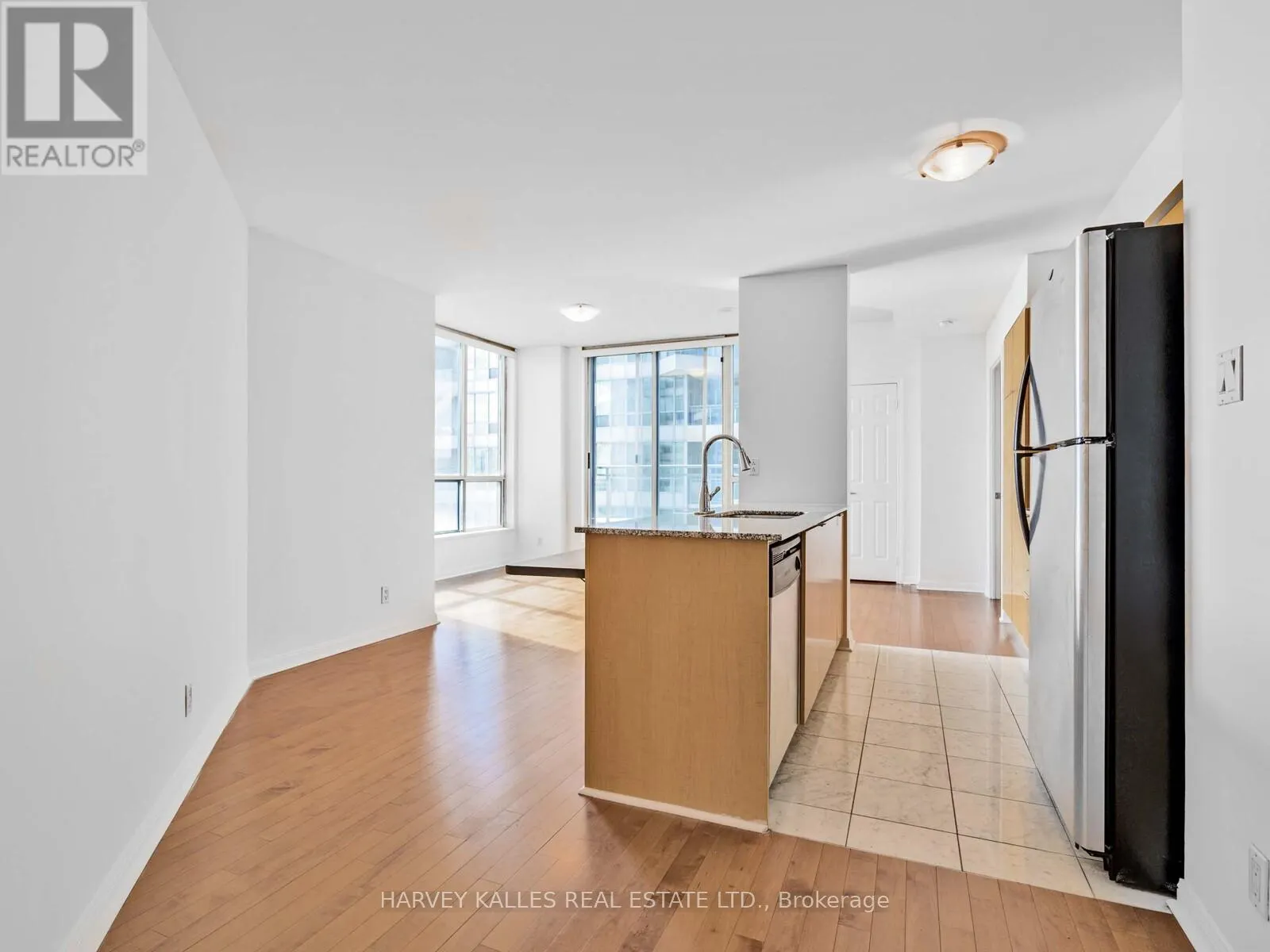 1115 - 228 QUEENS QUAY W