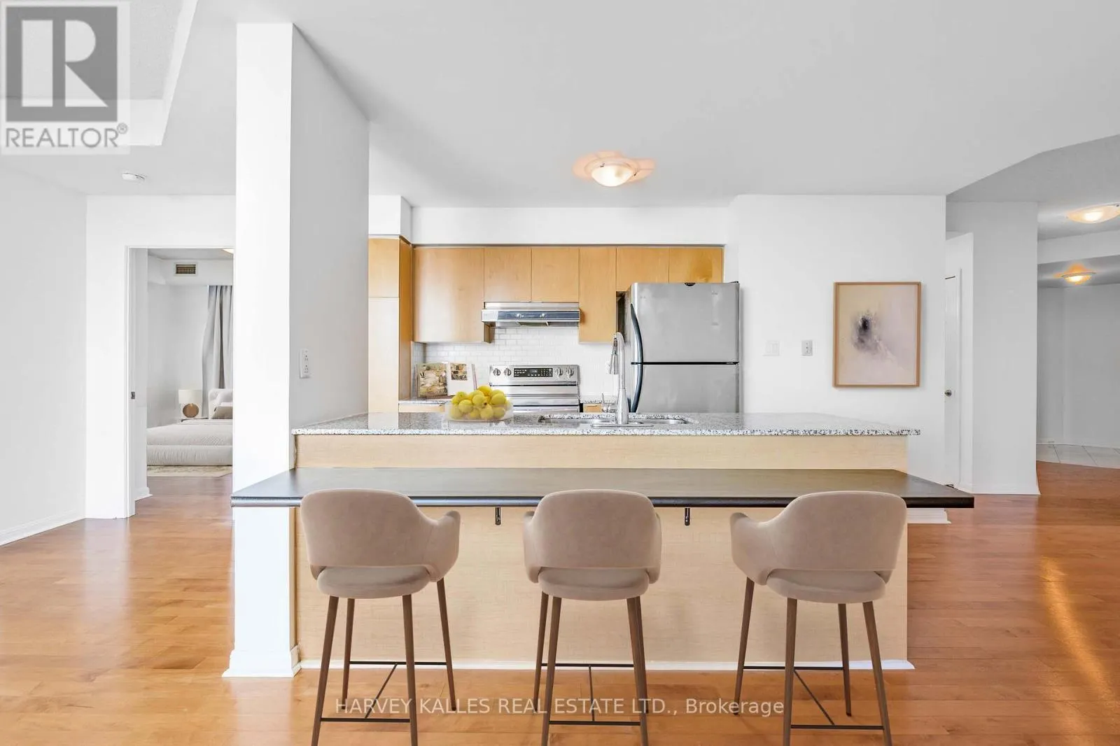 1115 - 228 QUEENS QUAY W