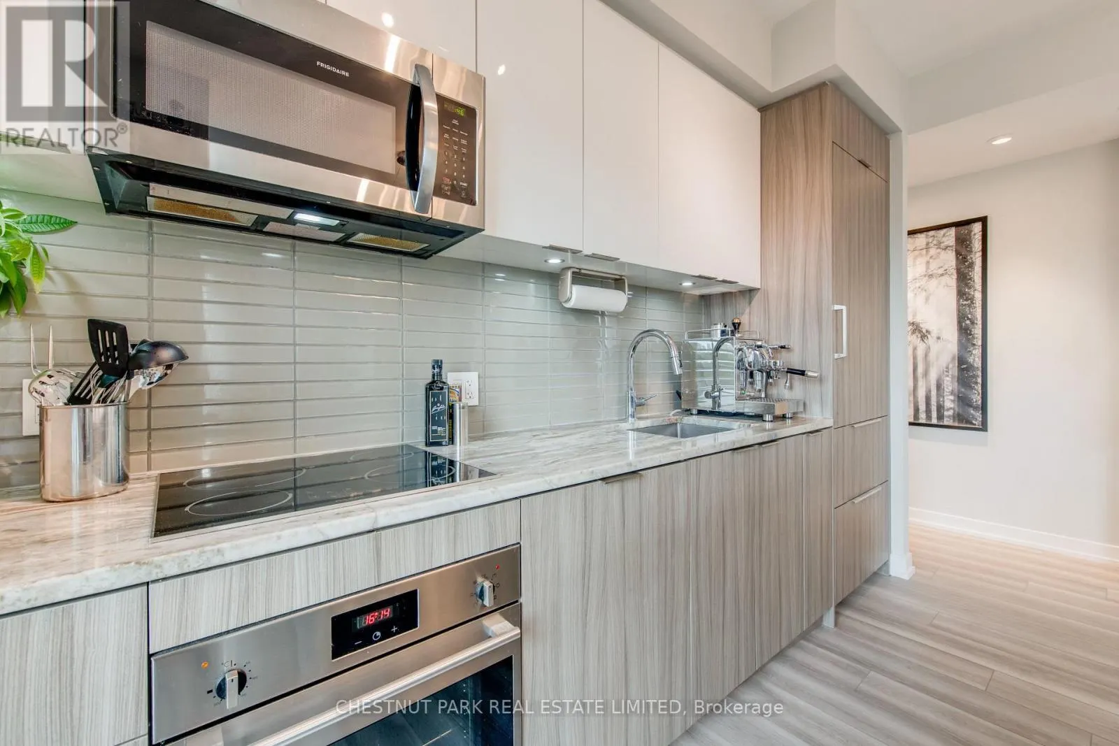 614 - 223 ST. CLAIR AVENUE W