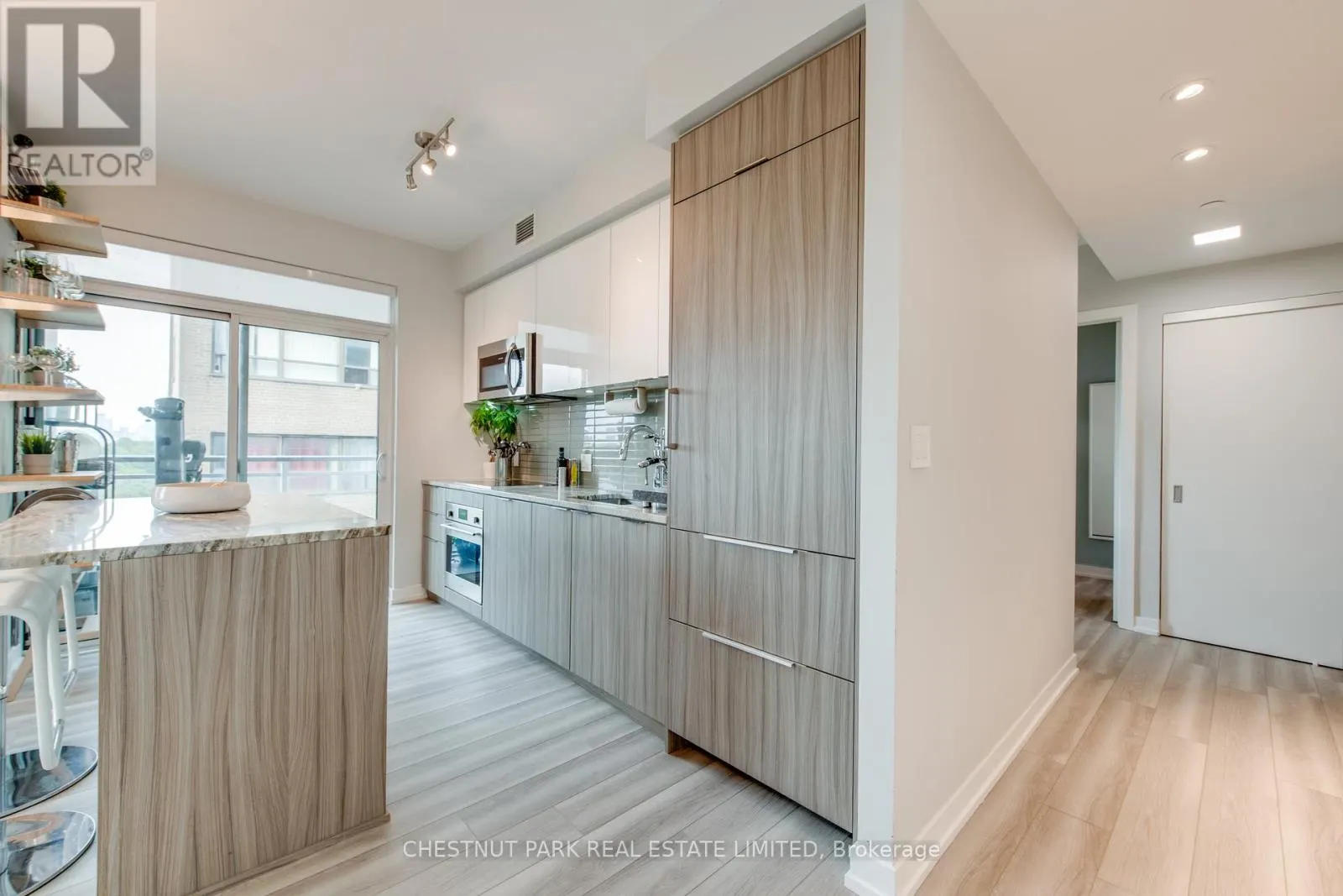 614 - 223 ST. CLAIR AVENUE W