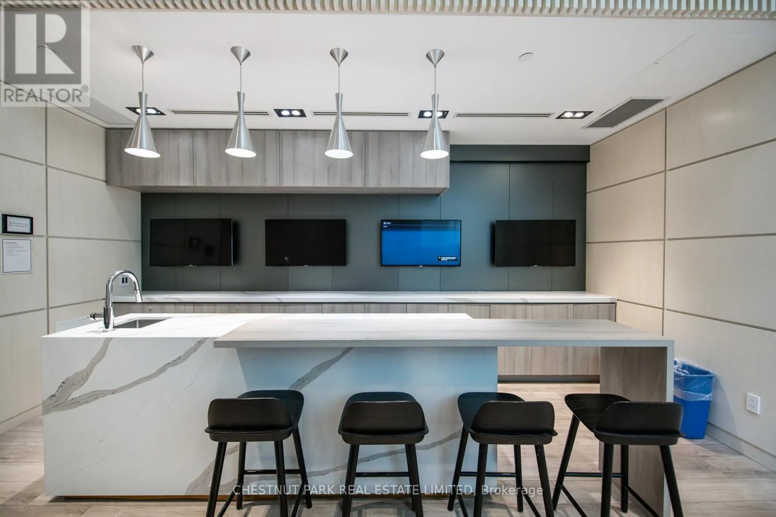 614 - 223 ST. CLAIR AVENUE W