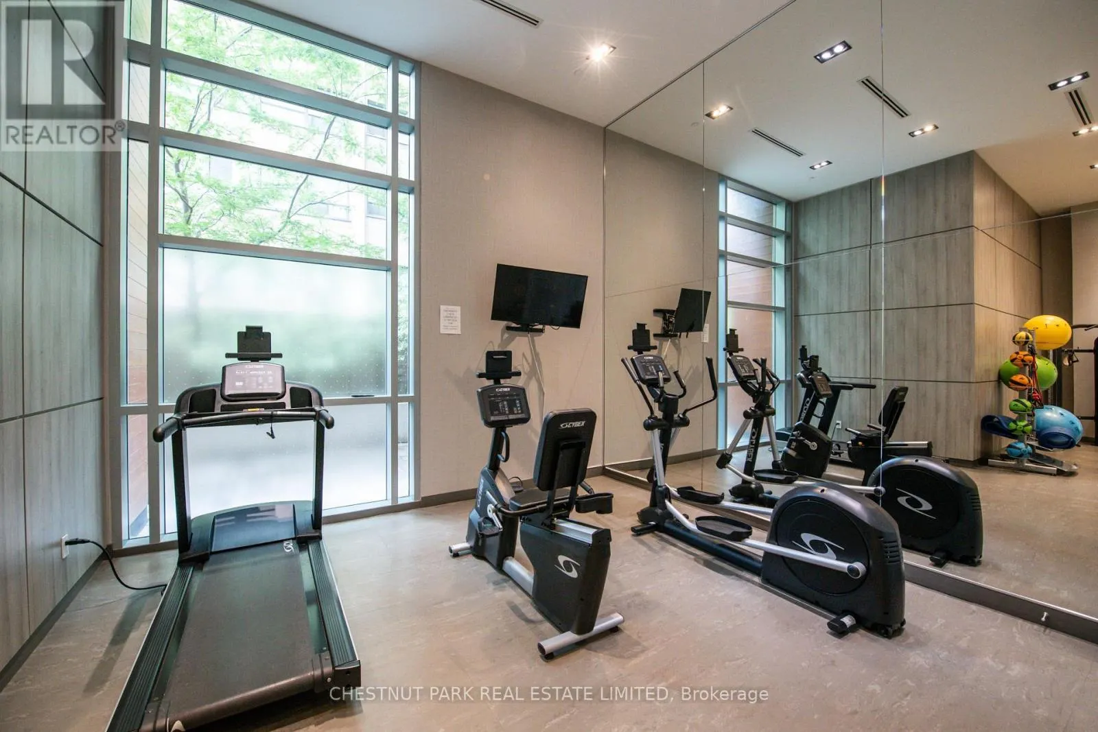 614 - 223 ST. CLAIR AVENUE W