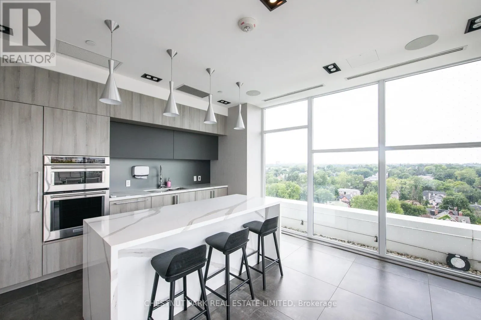 614 - 223 ST. CLAIR AVENUE W