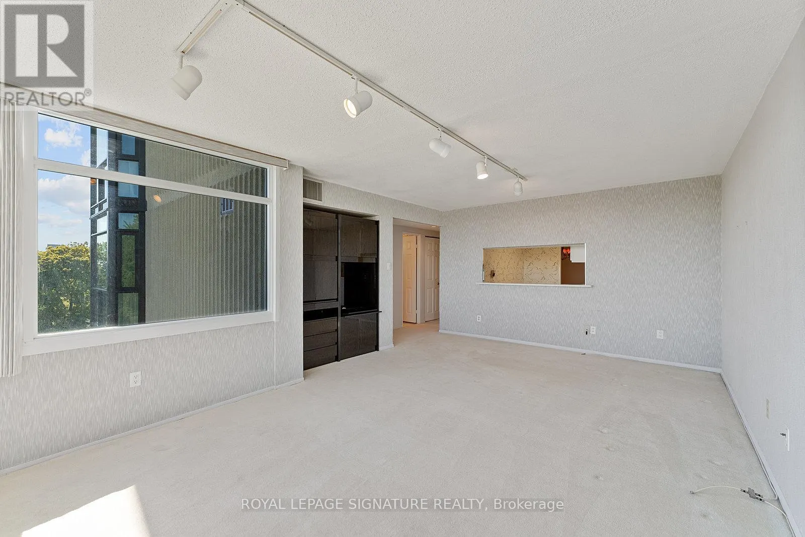 404 - 1555 FINCH AVENUE E