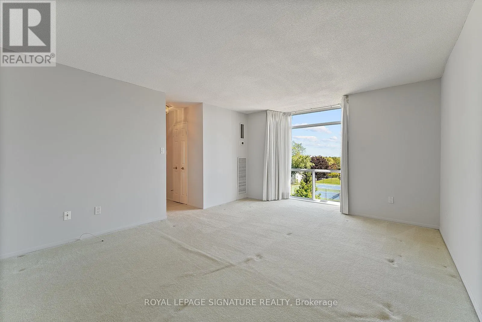 404 - 1555 FINCH AVENUE E