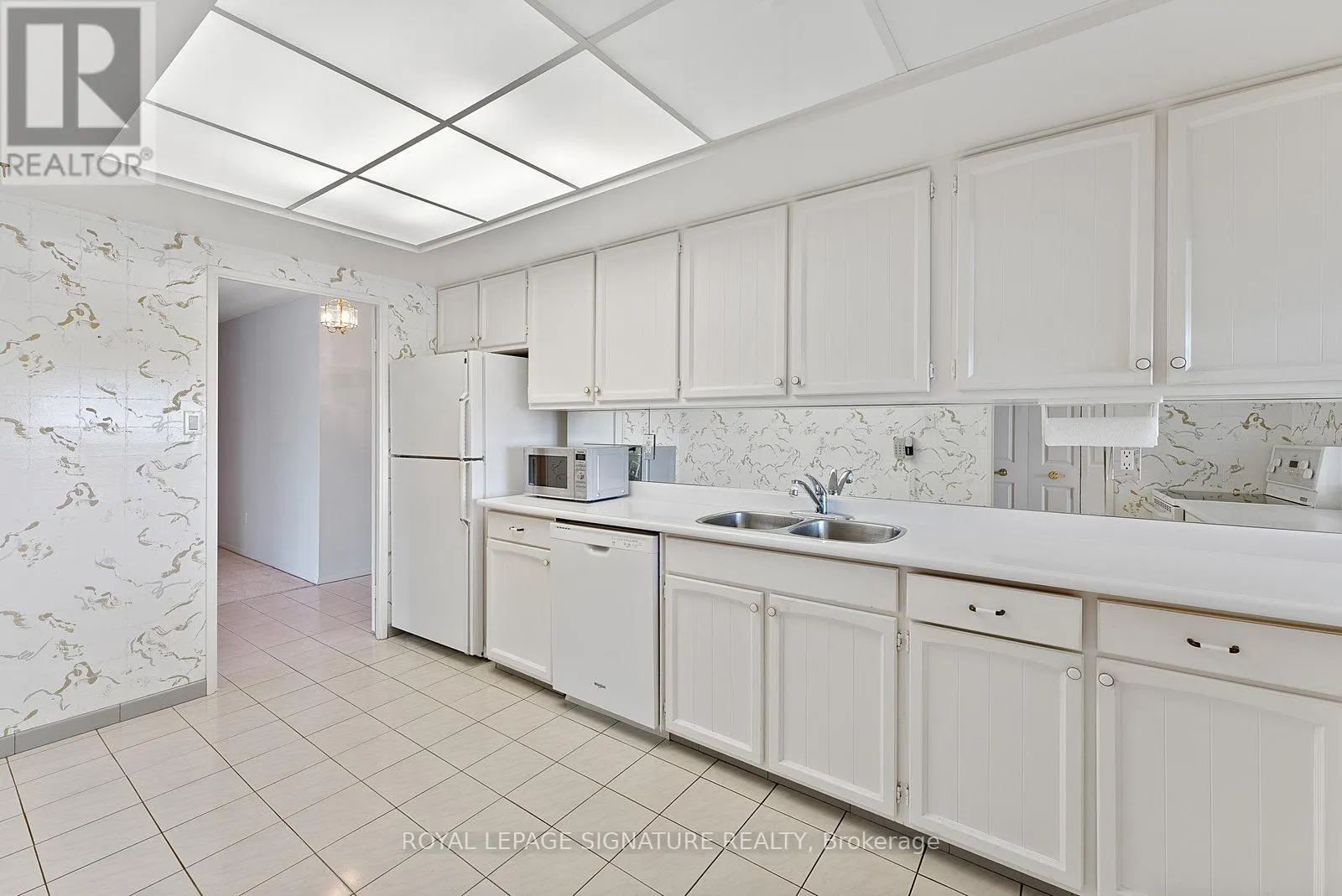 404 - 1555 FINCH AVENUE E