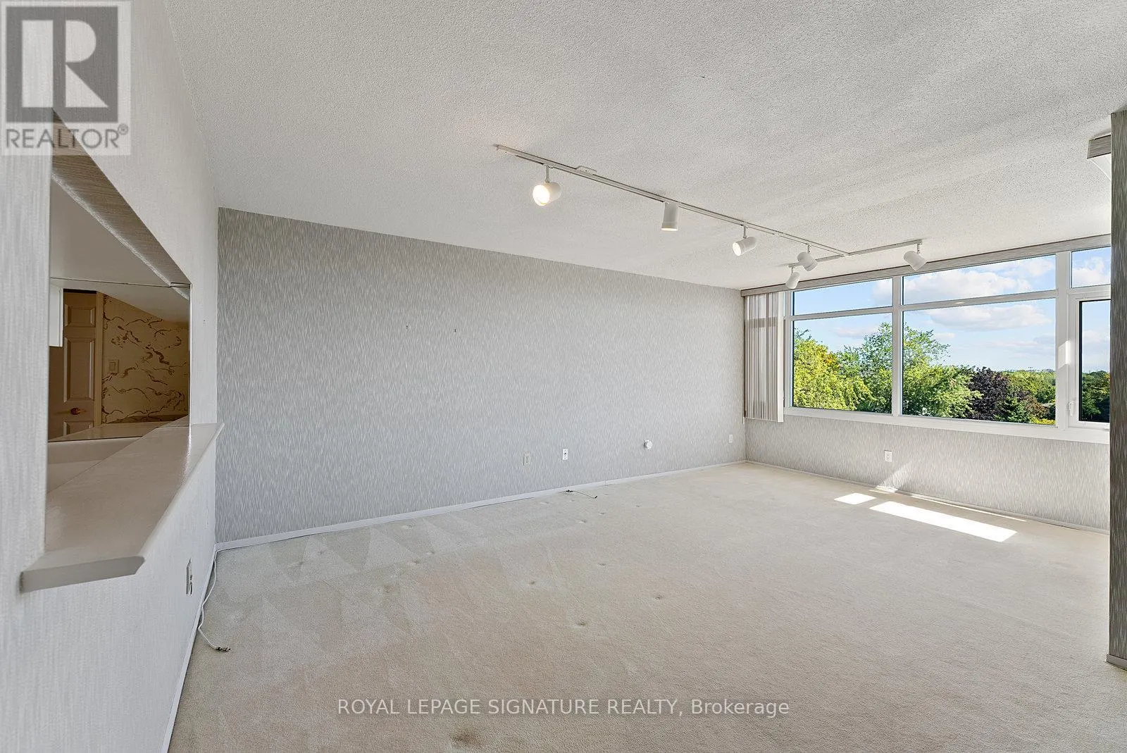 404 - 1555 FINCH AVENUE E