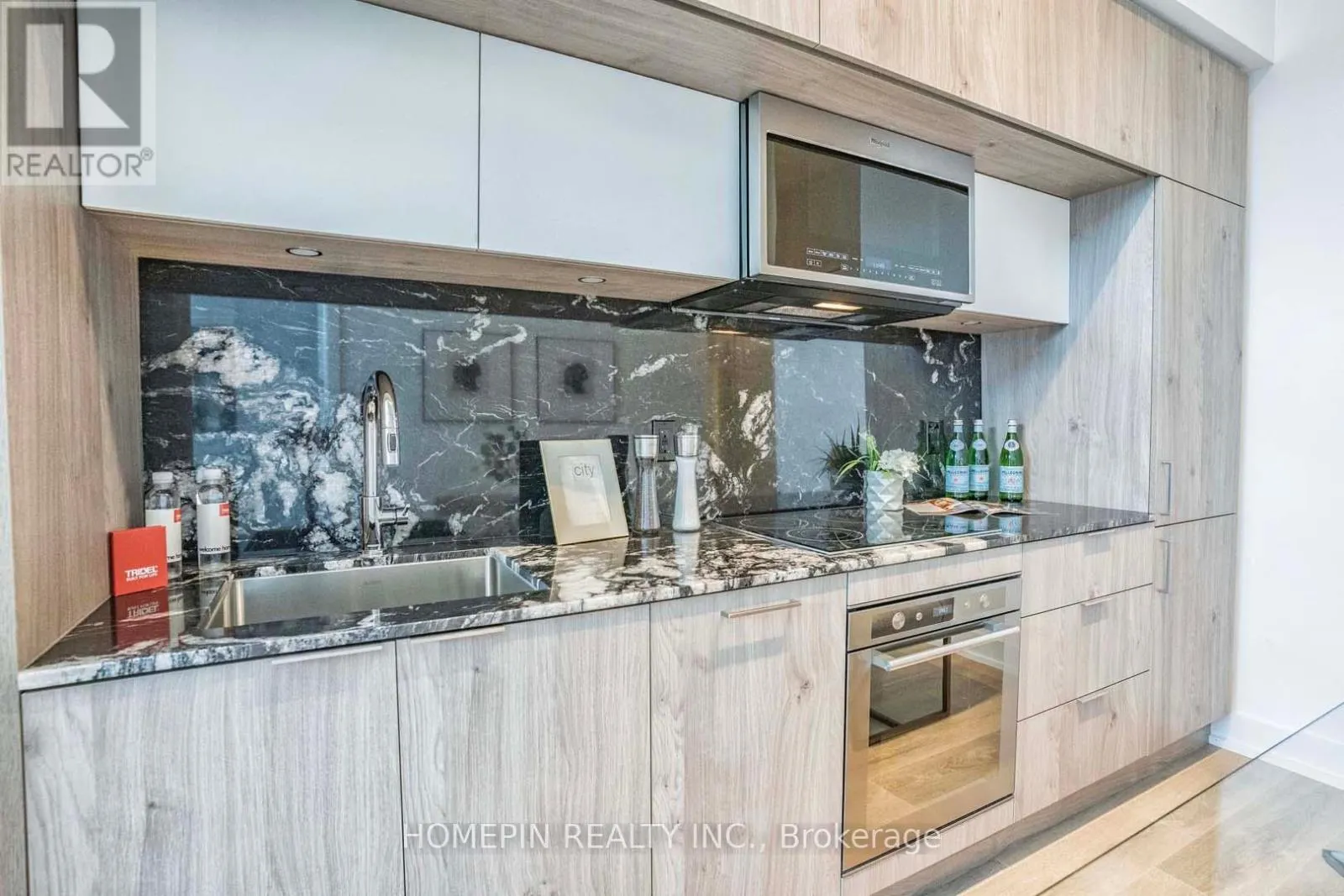 611 - 25 ADRA GRADO WAY